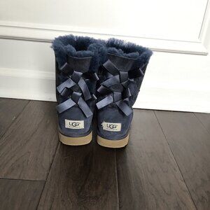 UGG Girl's Bailey Bow II (Navy)